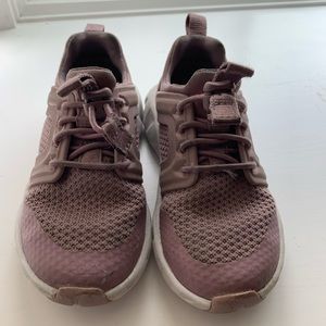 Clark’s toddler girl sneakers 8.5